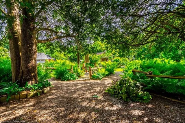 Additional image 33 of 956 Lynden Rd