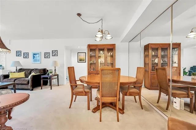 Additional image 3 of 376 Silverbirch Blvd