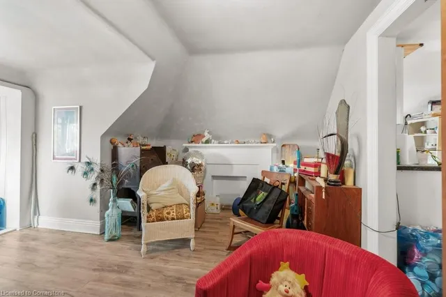 Additional image 29 of 95 Spadina Ave