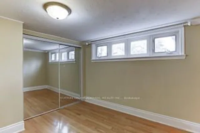 Additional image 32 of 109 Cayuga Ave