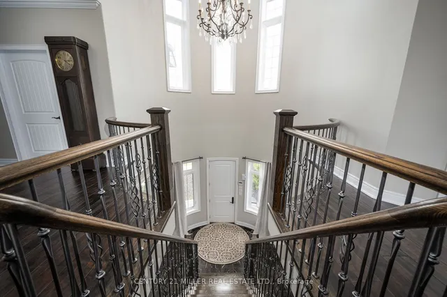 Additional image 3 of 100 Chesswood Tr