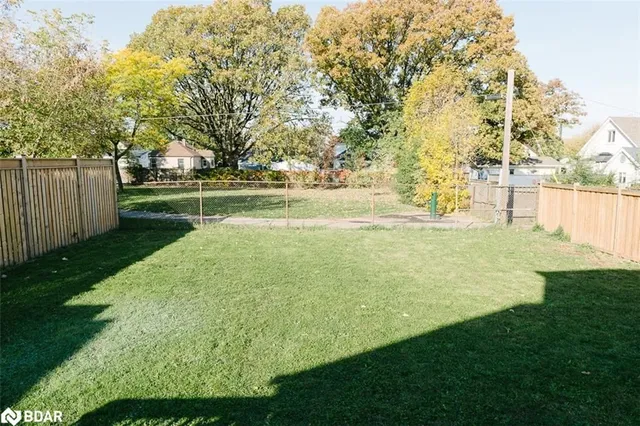 Additional image 36 of 673 Knox Ave