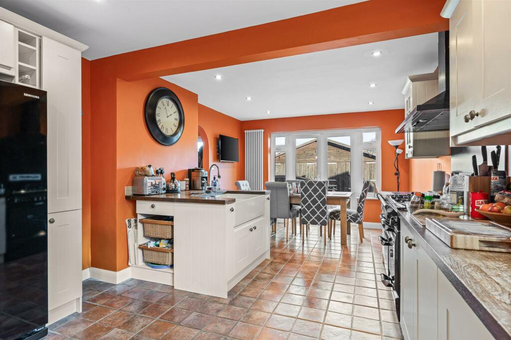 Additional image 25 of Orchard Road, Tewin