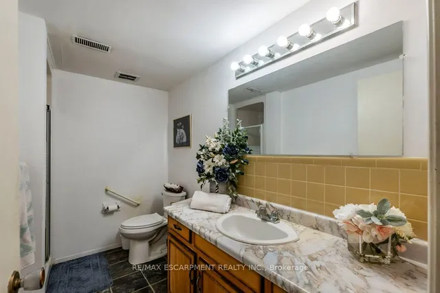 Additional image 34 of 39 San Francisco Ave