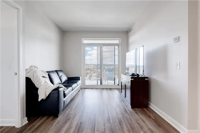 Additional image 28 of 2007 JAMES St Unit 1301