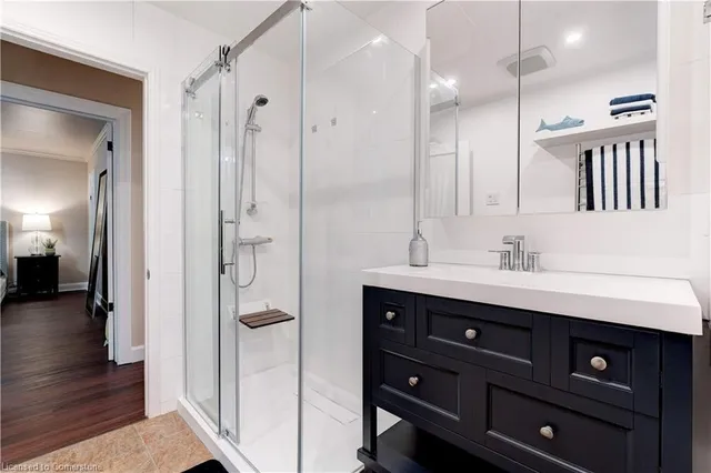 Additional image 17 of 17 Dundas St