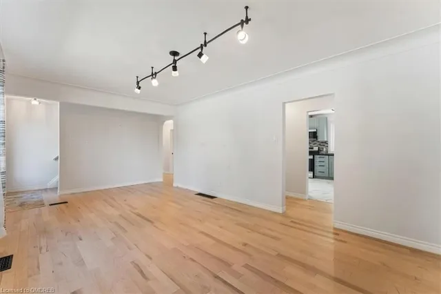 Additional image 5 of 106 Simcoe St