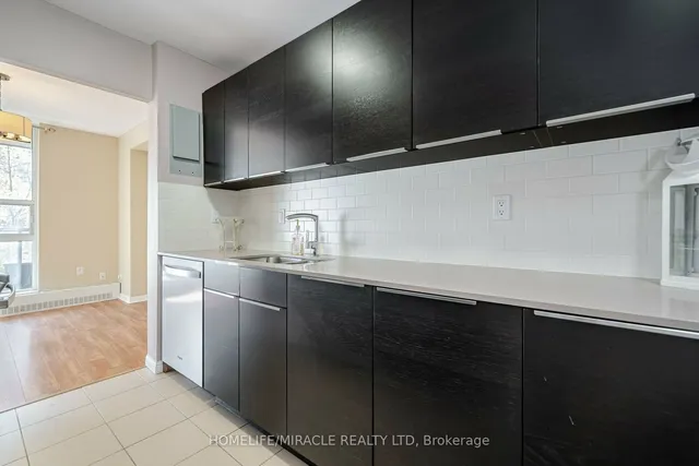 Additional image 16 of 1964 Main St Unit 501