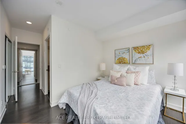 Additional image 23 of 19 Western Battery Rd Unit 2607