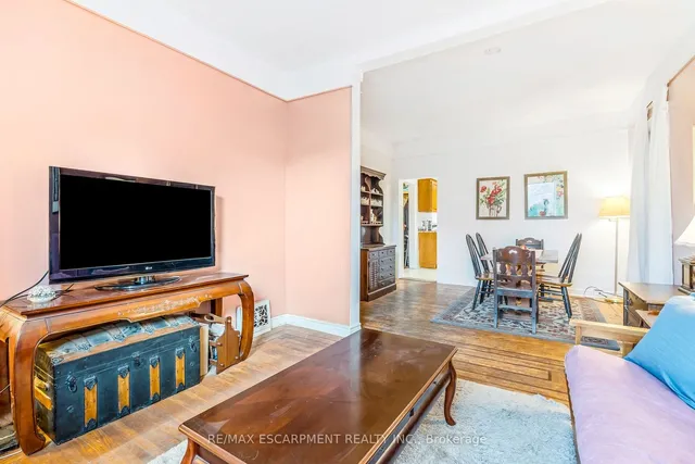 Additional image 5 of 528 Hughson St