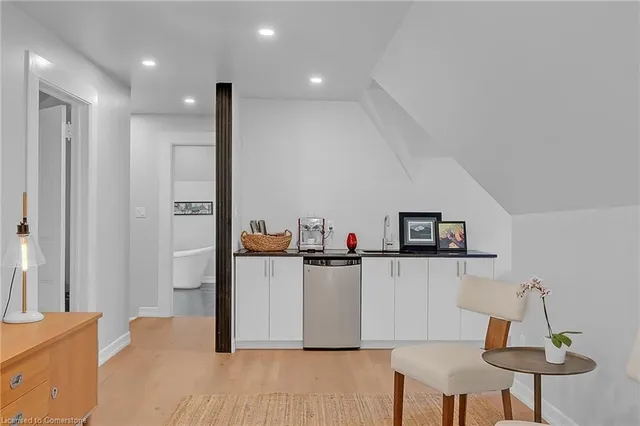 Additional image 36 of 114 Aberdeen Ave