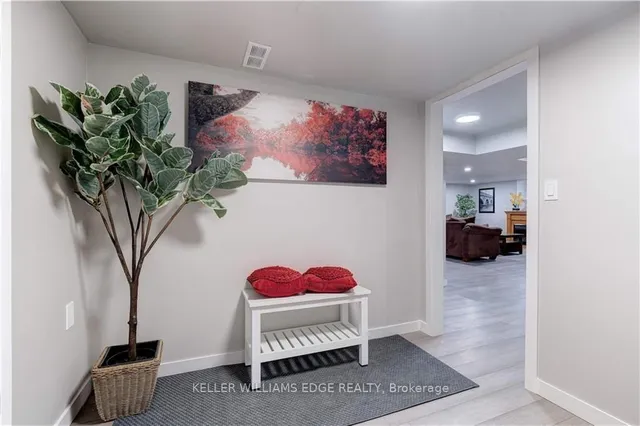 Additional image 13 of 17 Dundas St