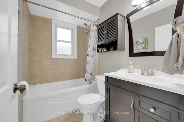 Additional image 15 of 124 EAST 43RD St