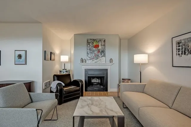 Additional image 14 of 700 DYNES Rd Unit 1003