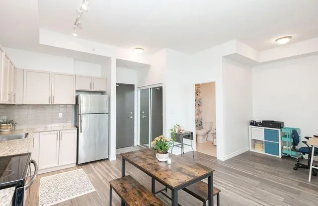 Additional image 4 of 1284 GUELPH Line Unit 417