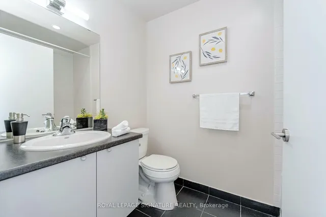 Additional image 23 of 400 Wellington St Unit 908