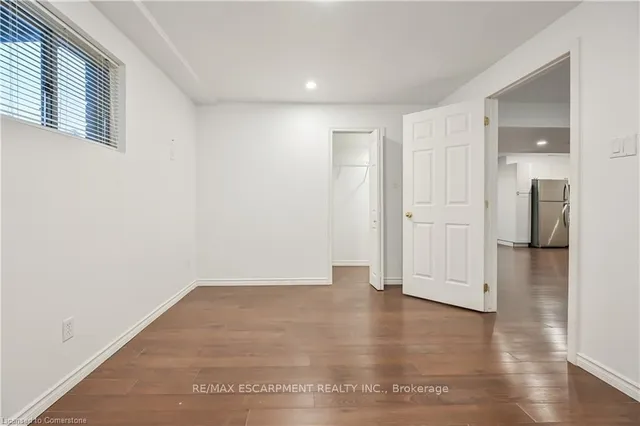 Additional image 29 of 76 Redfern Ave