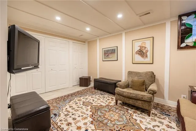 Additional image 40 of 89 Larraine Ave