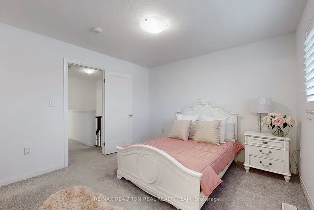 Additional image 19 of 28 Laguna Village Cres