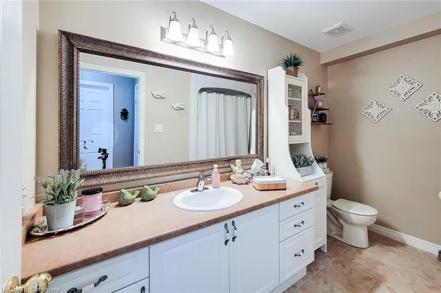 Additional image 29 of 2 Hampshire Pl