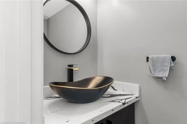 Additional image 21 of 65 Memorial Ave