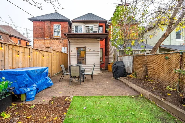 Additional image 32 of 166 Catharine St