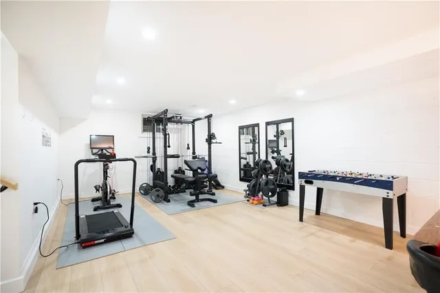 Additional image 44 of 2260 BRITANNIA Rd