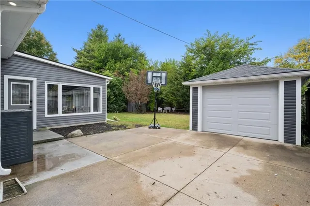 Additional image 4 of 2227 DEYNCOURT Dr