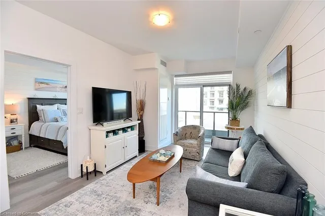 Additional image 5 of 450 Dundas St Unit 707