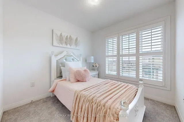 Additional image 23 of 28 Laguna Village Cres