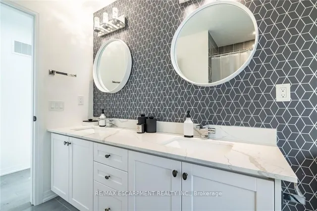 Additional image 36 of 128 FAIREY Cres