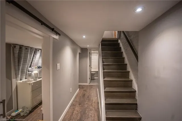 Additional image 20 of 163 Emerald St