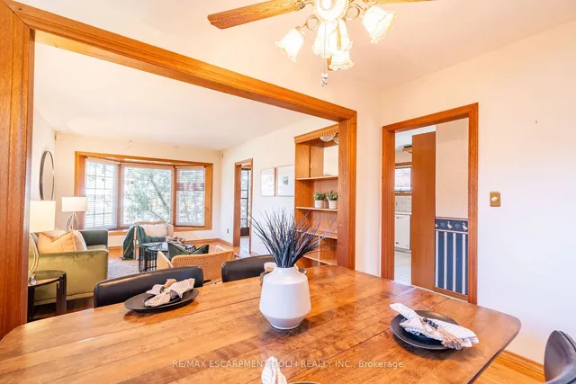 Additional image 16 of 9 Thomson Crt