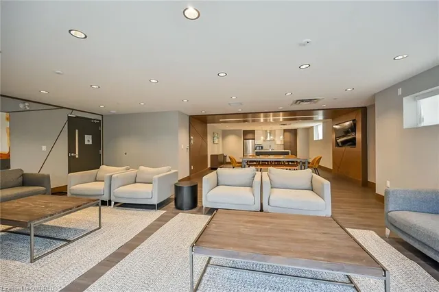 Additional image 36 of 16 Markle Cres Unit 303