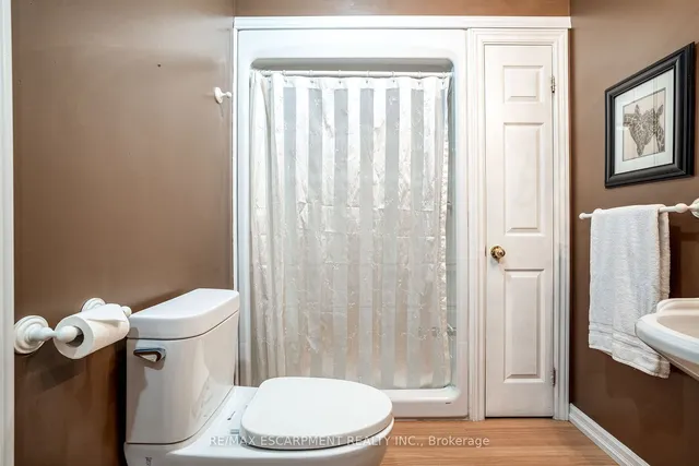 Additional image 17 of 16 Durham Rd