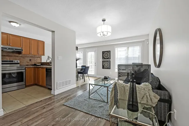 Additional image 10 of 151 Green Rd Unit 12