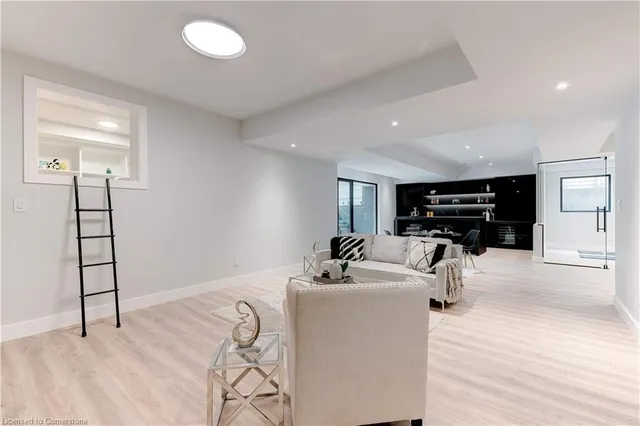 Additional image 42 of 298 Strathcona Dr