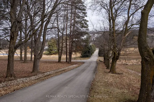 Additional image 26 of 8546 Appleby Line