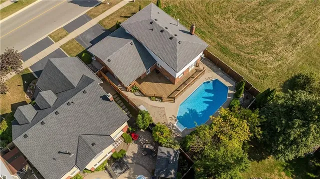 Additional image 17 of 2090 DEER RUN Ave