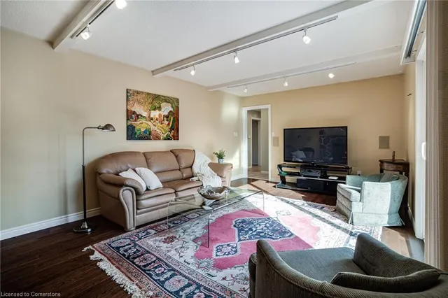 Additional image 19 of 25 Terrace Dr