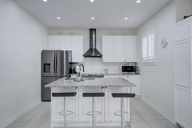 Additional image 14 of 556 Bessborough Dr