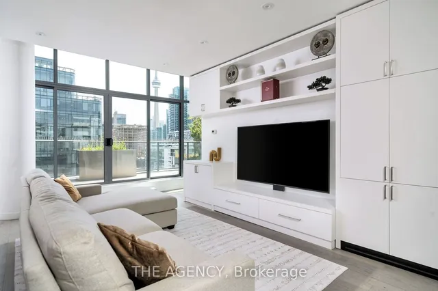 Additional image 6 of 650 King St Unit PH01