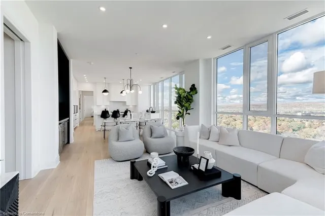 Additional image 34 of 2007 James St Unit 2201