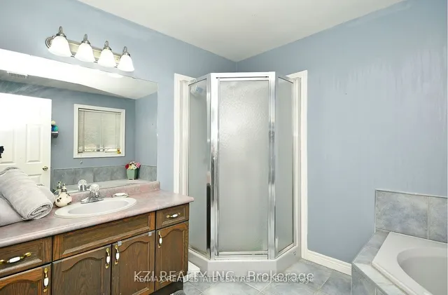 Additional image 30 of 15 Creanona Blvd