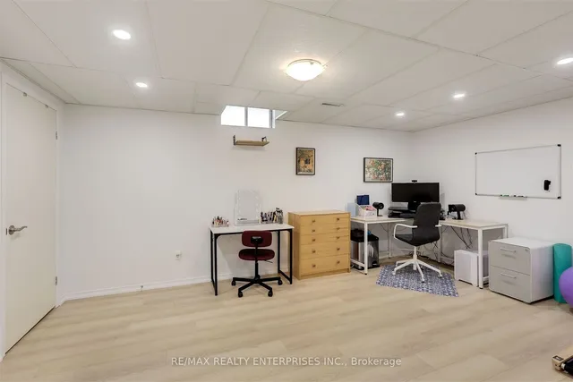 Additional image 20 of 1102 Stephenson Dr