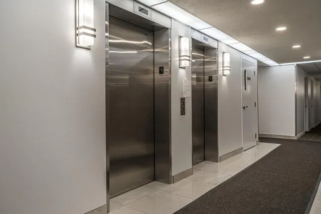 Additional image 5 of 3497 UPPER MIDDLE Rd Unit 409