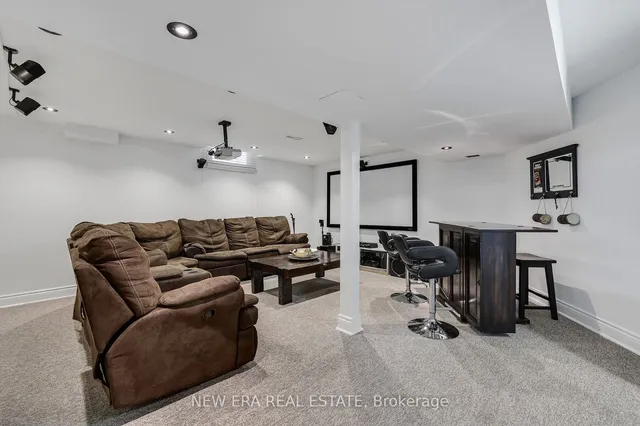 Additional image 33 of 2911 Addison St