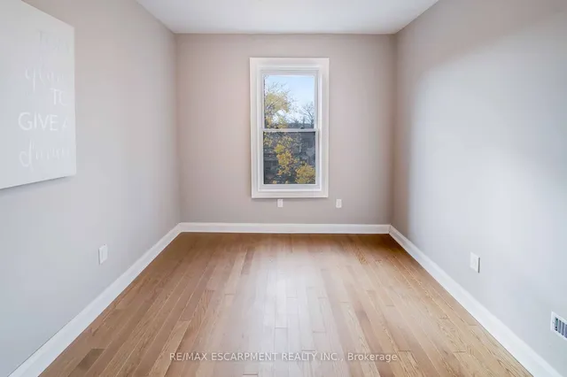 Additional image 13 of 21 Sunset Ave