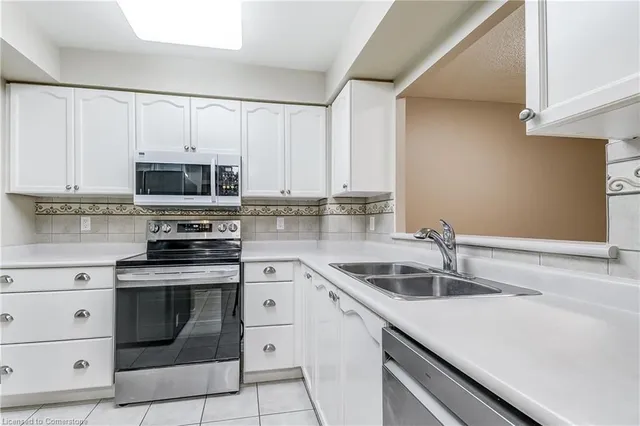 Additional image 7 of 100 Burloak Dr Unit 1310