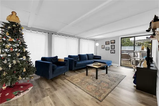 Additional image 8 of 94 Maple Cres